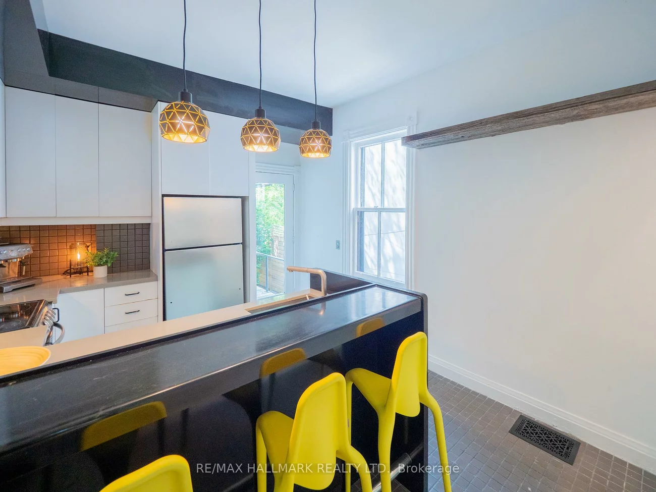 67, Langley, North Riverdale, Toronto
