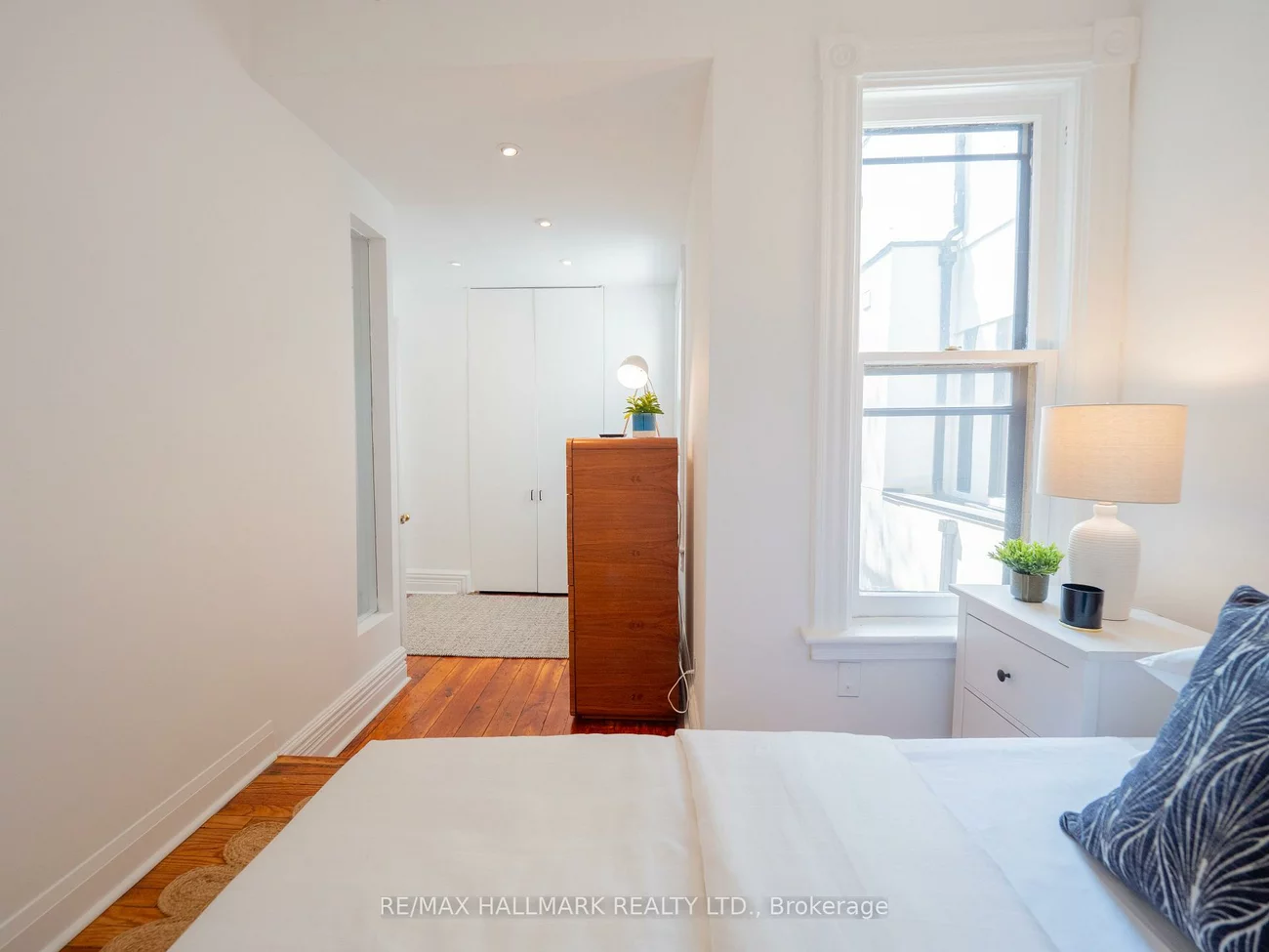 67, Langley, North Riverdale, Toronto