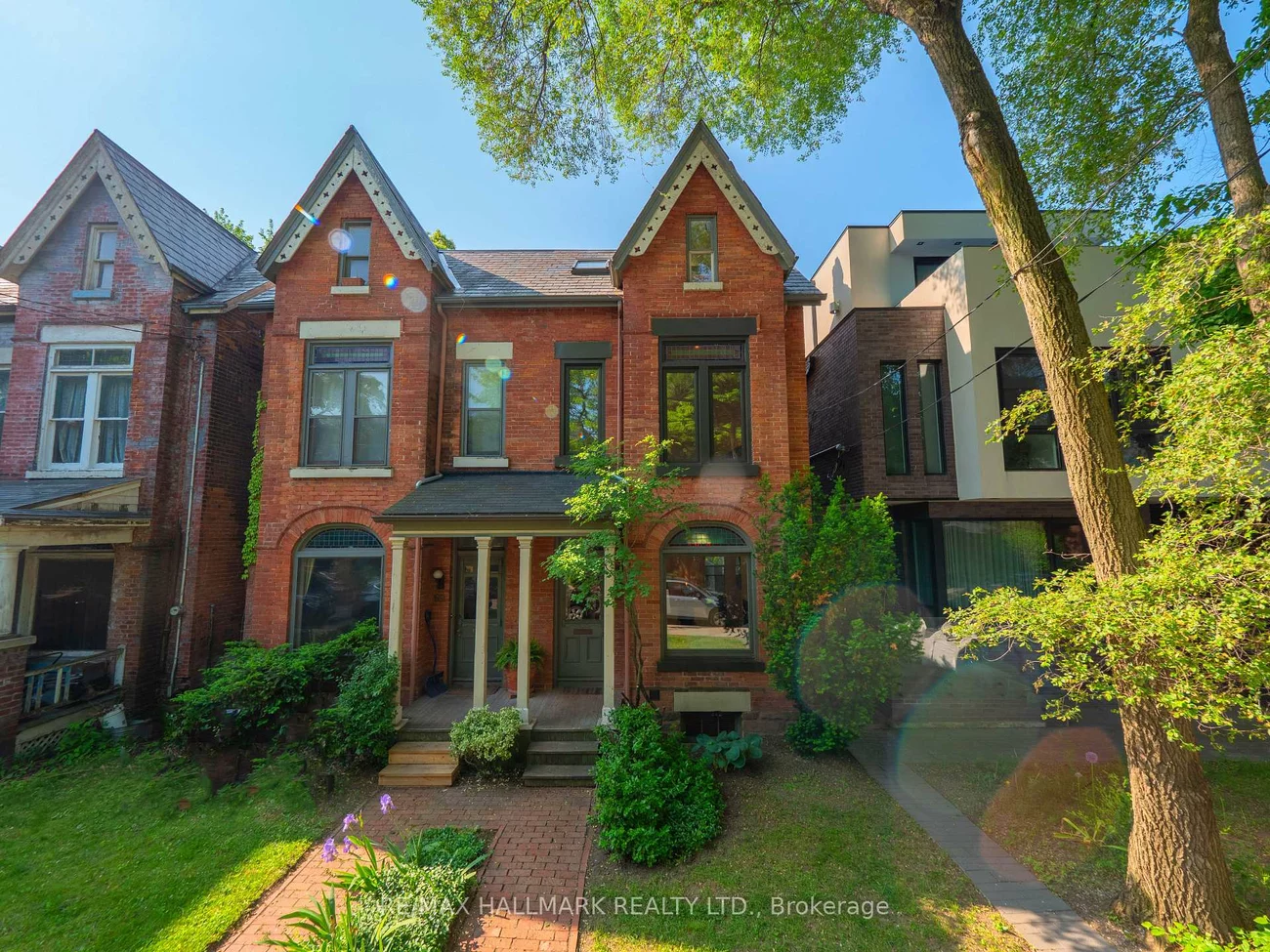 67, Langley, North Riverdale, Toronto
