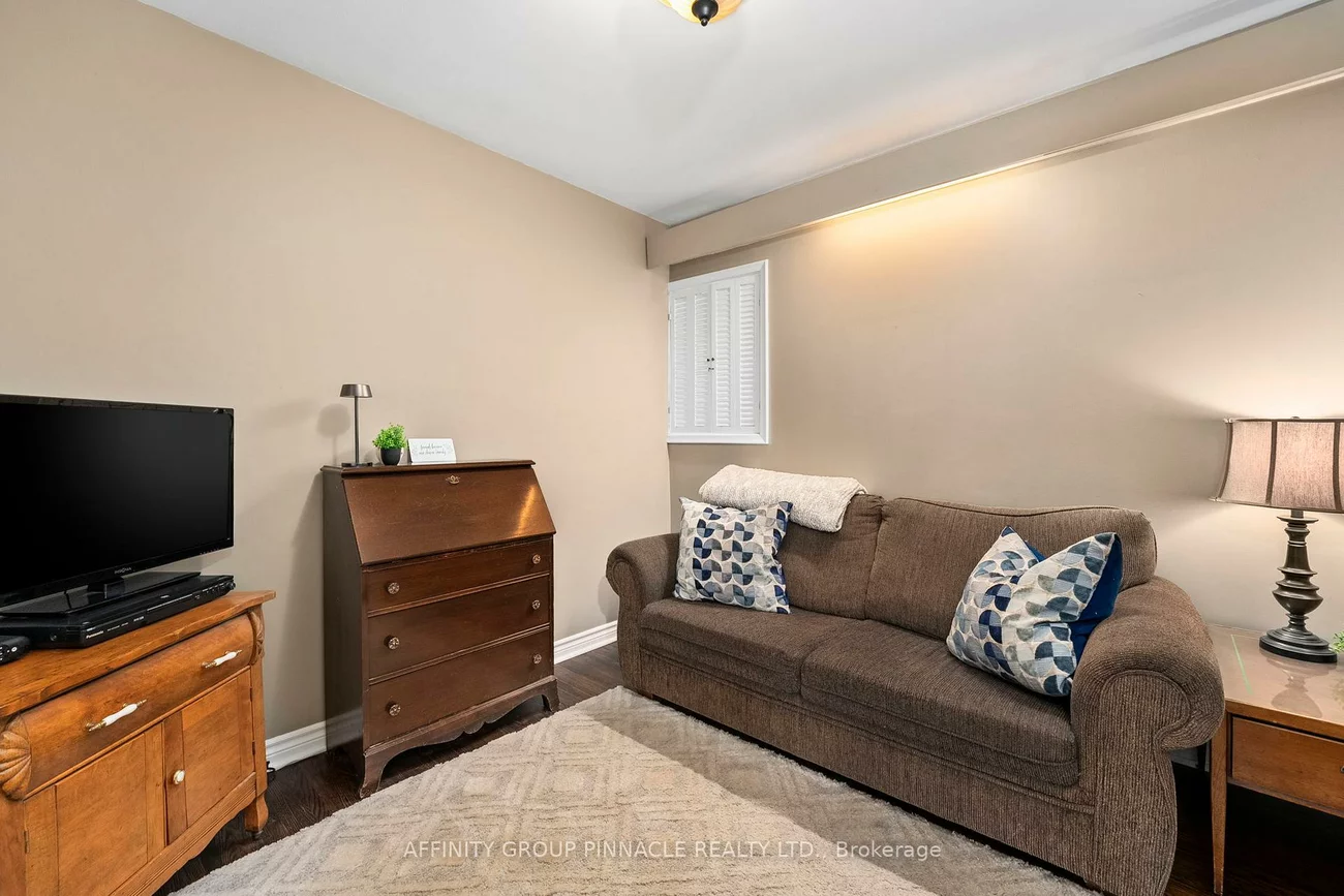 28, Landfair, Woburn, Toronto