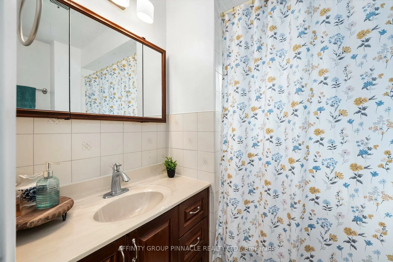28, Landfair, Woburn, Toronto
