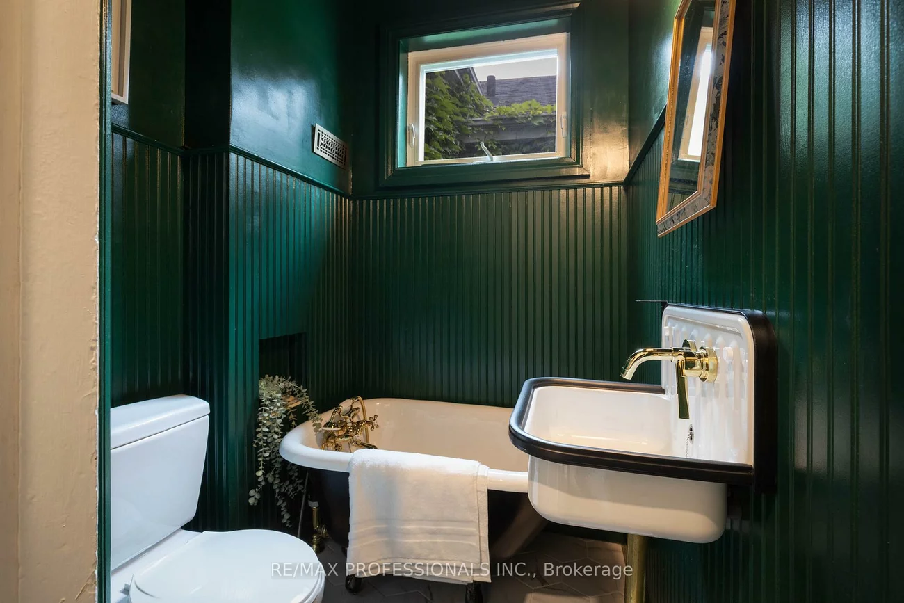 26, Wardell, South Riverdale, Toronto