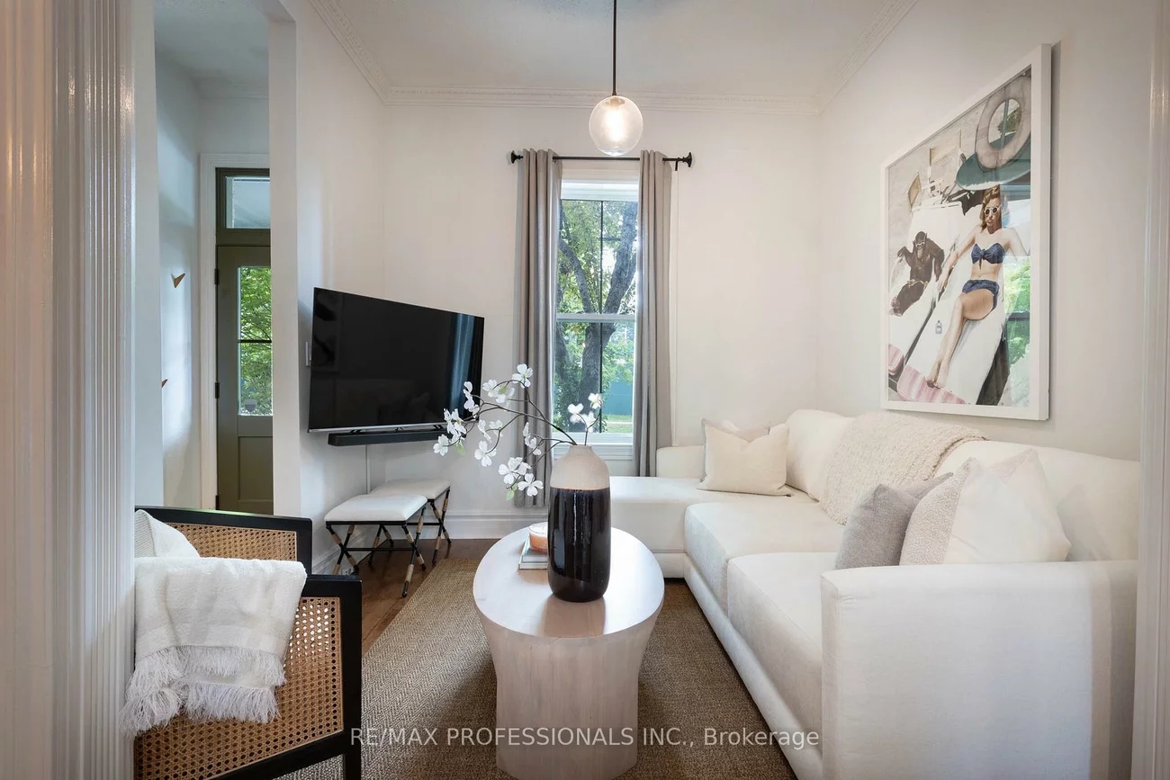 26, Wardell, South Riverdale, Toronto