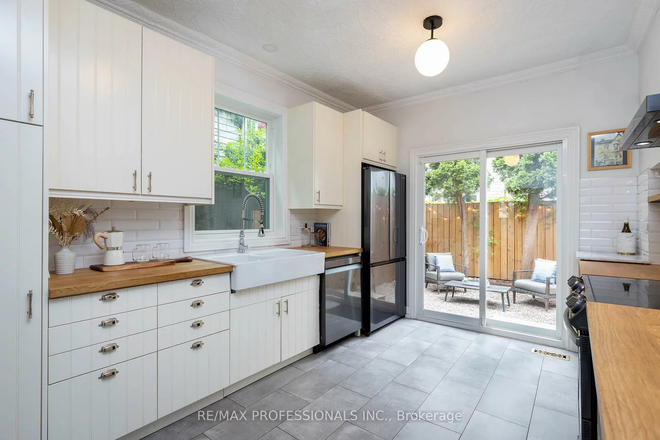26, Wardell, South Riverdale, Toronto