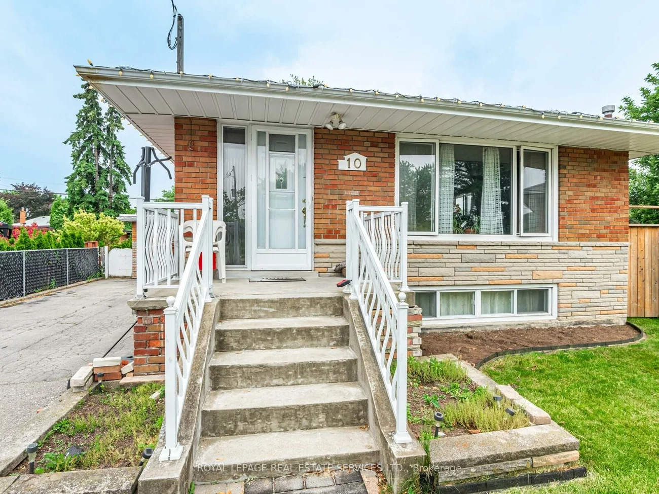 10, Chatsmere, Woburn, Toronto