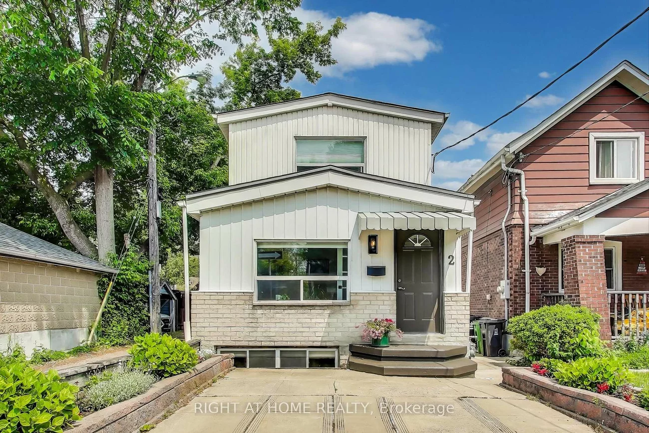2, sutherland, Crescent Town, Toronto