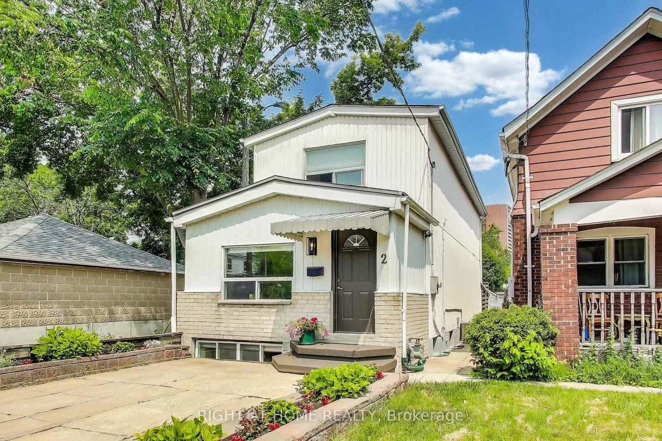 2, sutherland, Crescent Town, Toronto