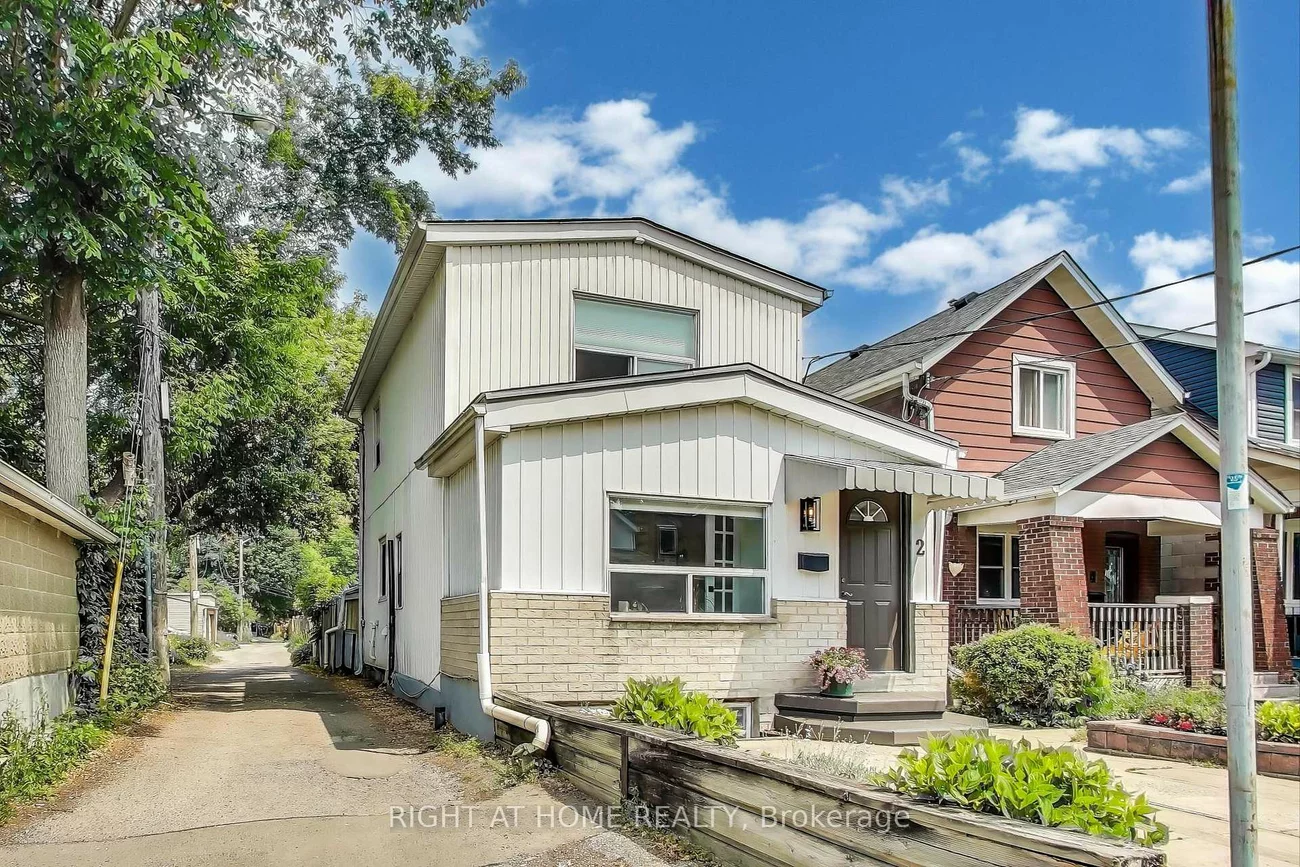 2, sutherland, Crescent Town, Toronto