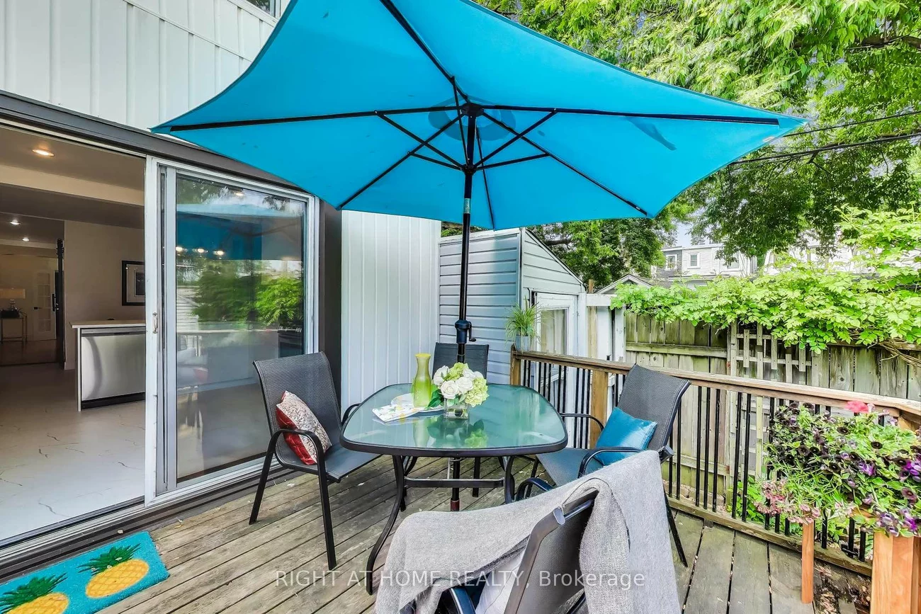 2, sutherland, Crescent Town, Toronto