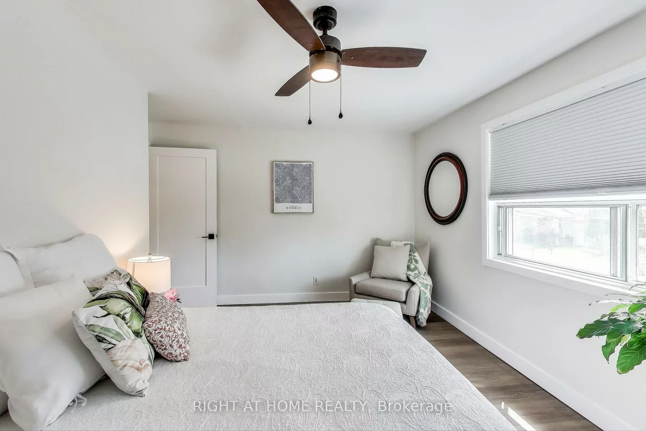 2, sutherland, Crescent Town, Toronto