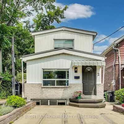 2, sutherland, Crescent Town, Toronto