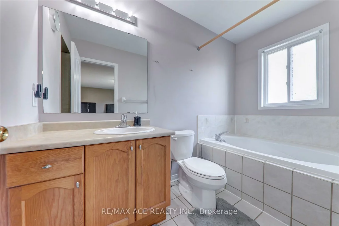 7, Glacier, Rouge E11, Toronto