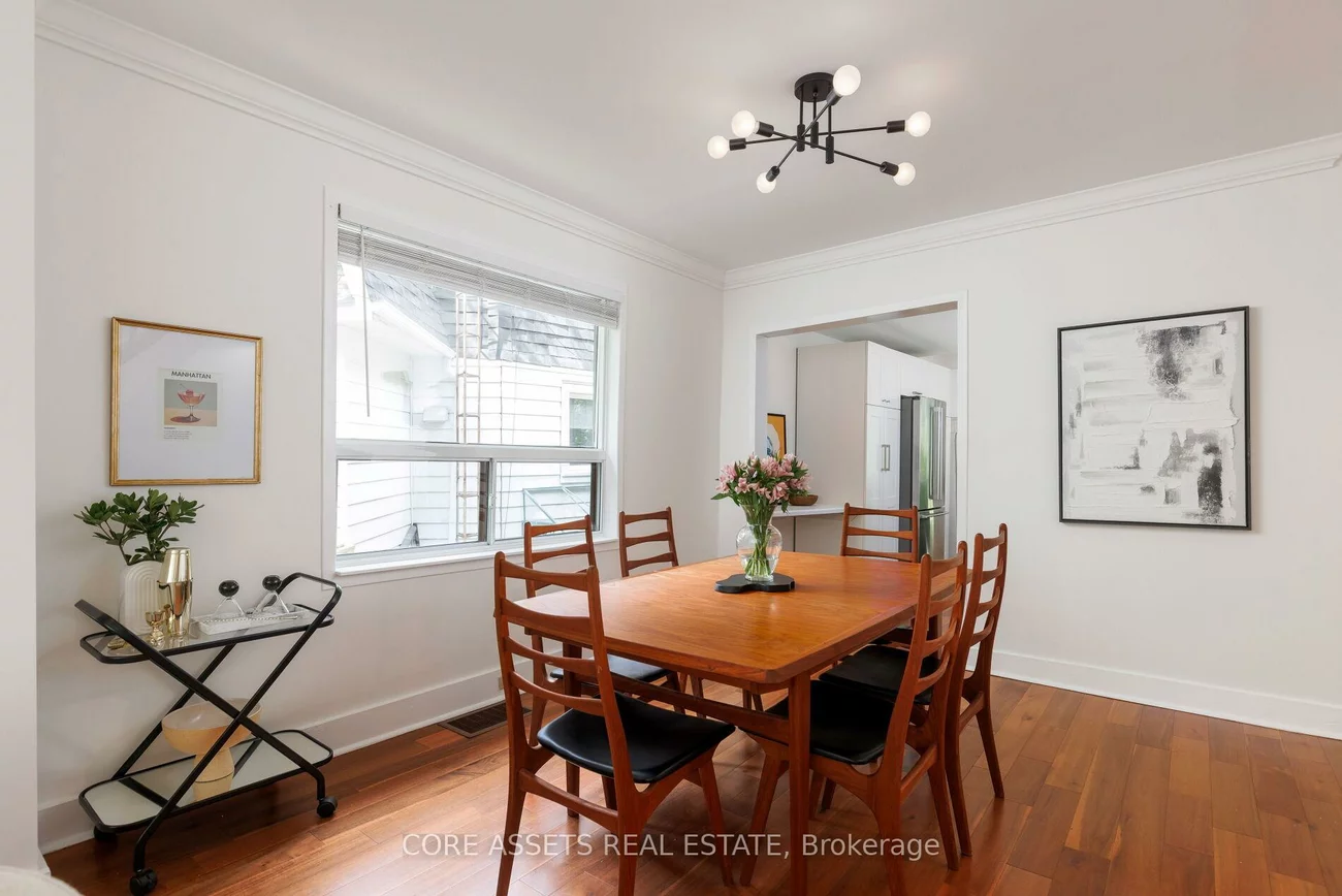 21, West Lynn, Woodbine Corridor, Toronto