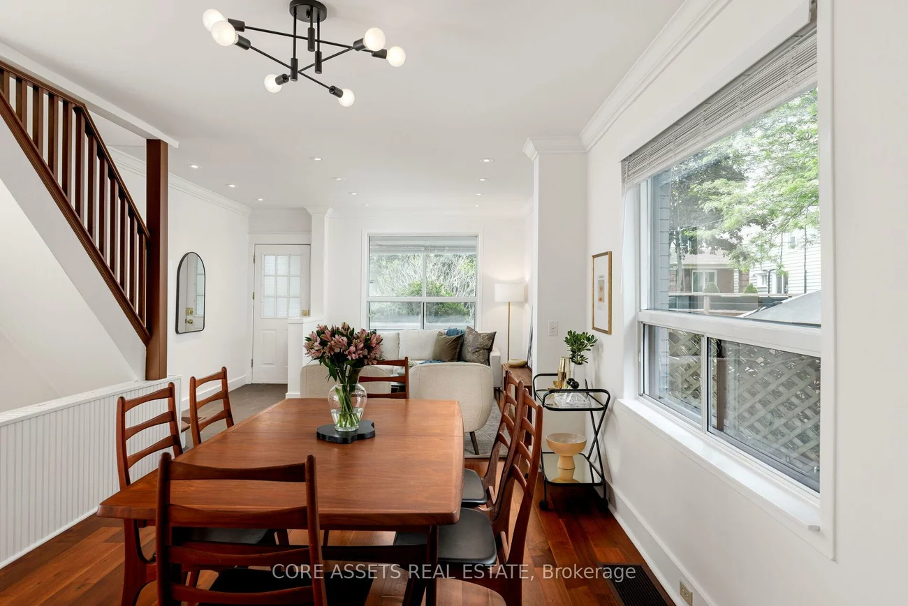 21, West Lynn, Woodbine Corridor, Toronto