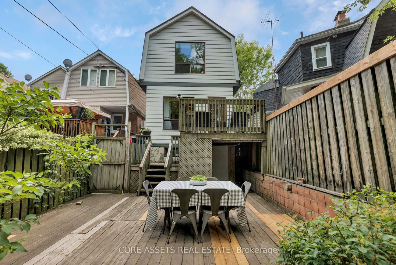 21, West Lynn, Woodbine Corridor, Toronto