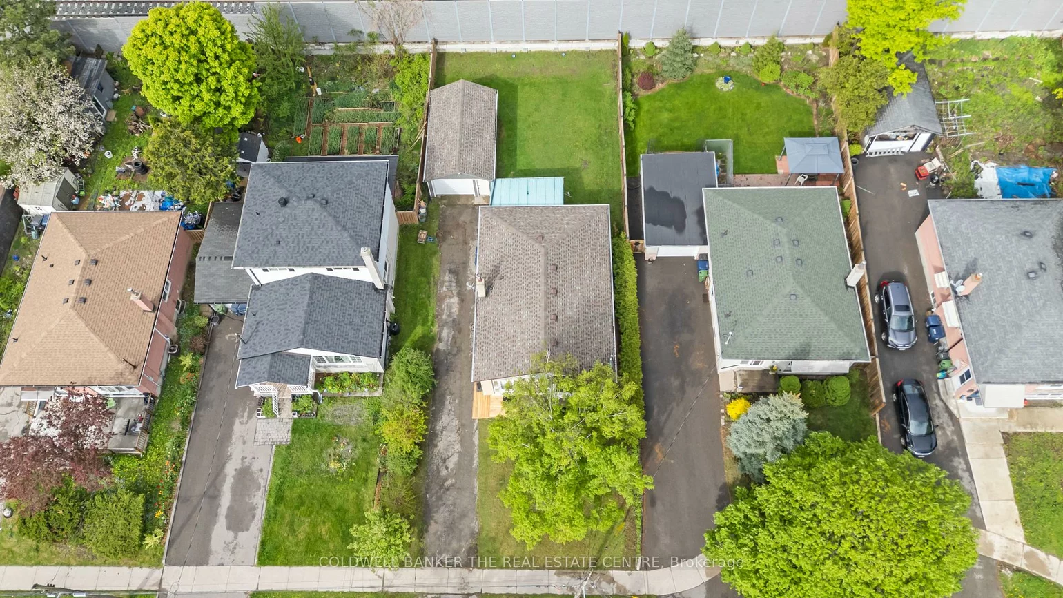 135, Lord Roberts, Eglinton East, Toronto