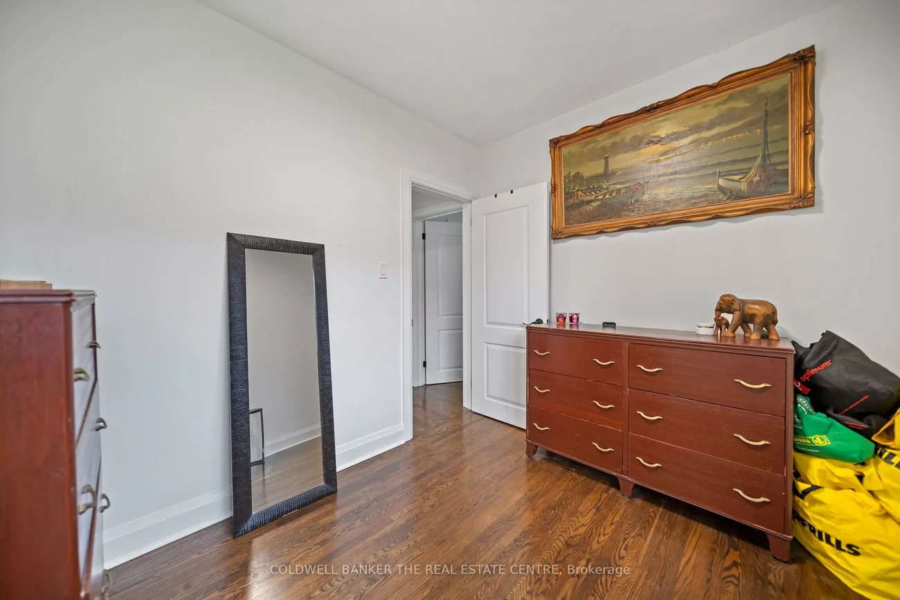 135, Lord Roberts, Eglinton East, Toronto