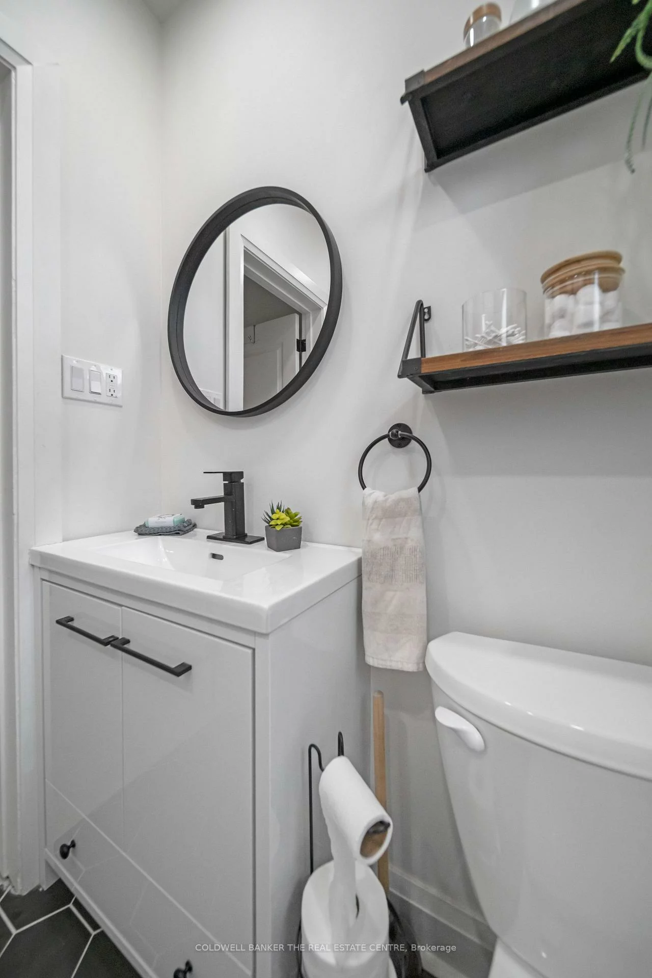 135, Lord Roberts, Eglinton East, Toronto