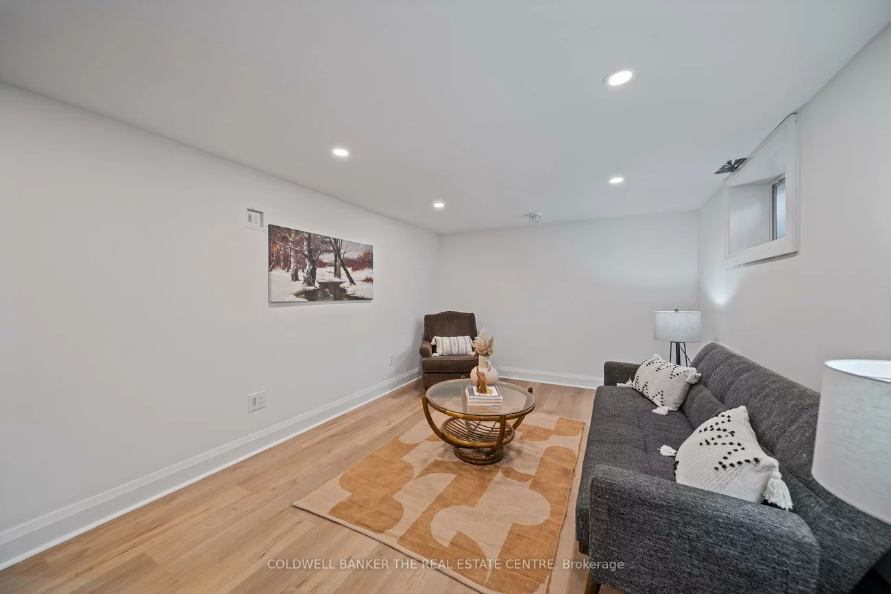 135, Lord Roberts, Eglinton East, Toronto