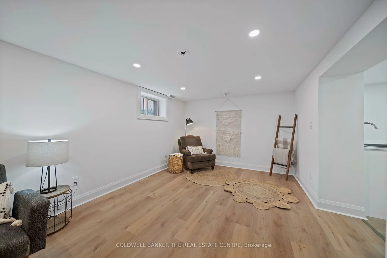 135, Lord Roberts, Eglinton East, Toronto