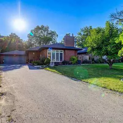 38, Moorecroft, Ionview, Toronto