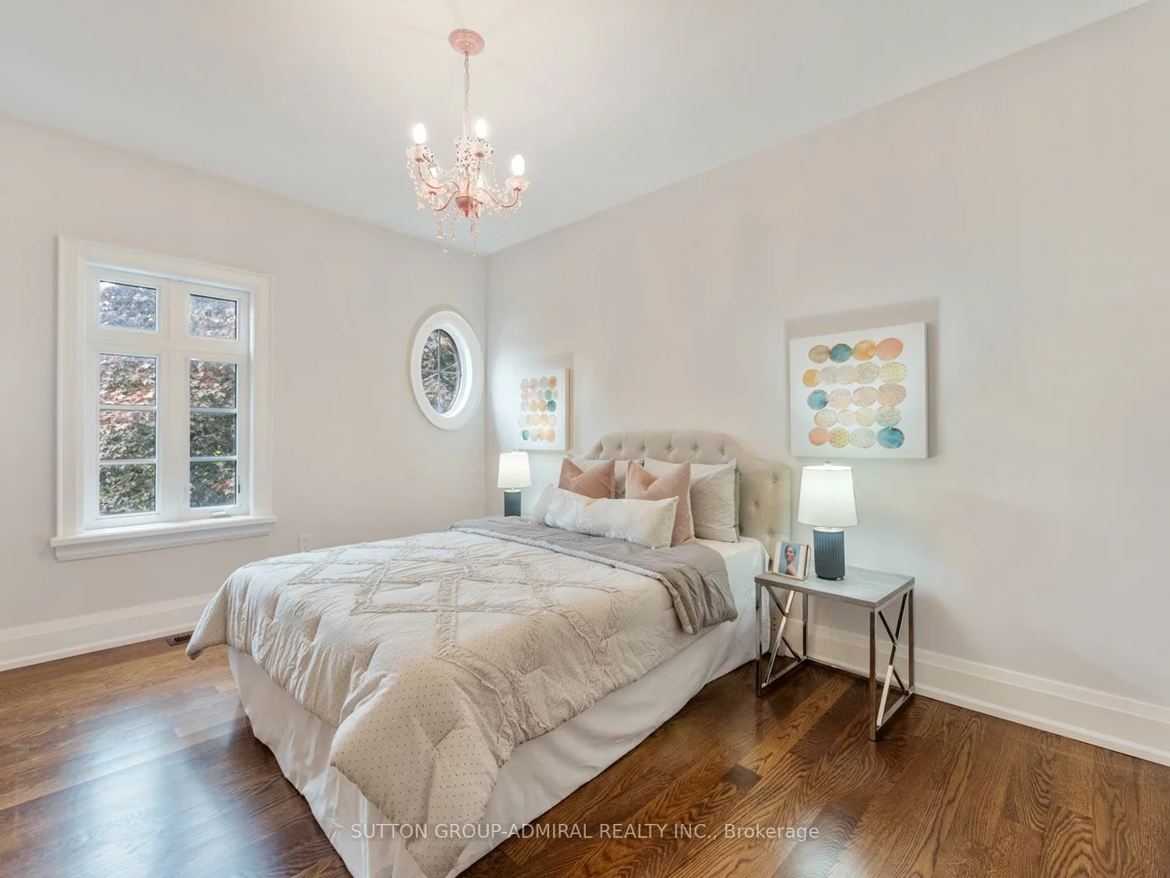 1, Dustan, East York, Toronto