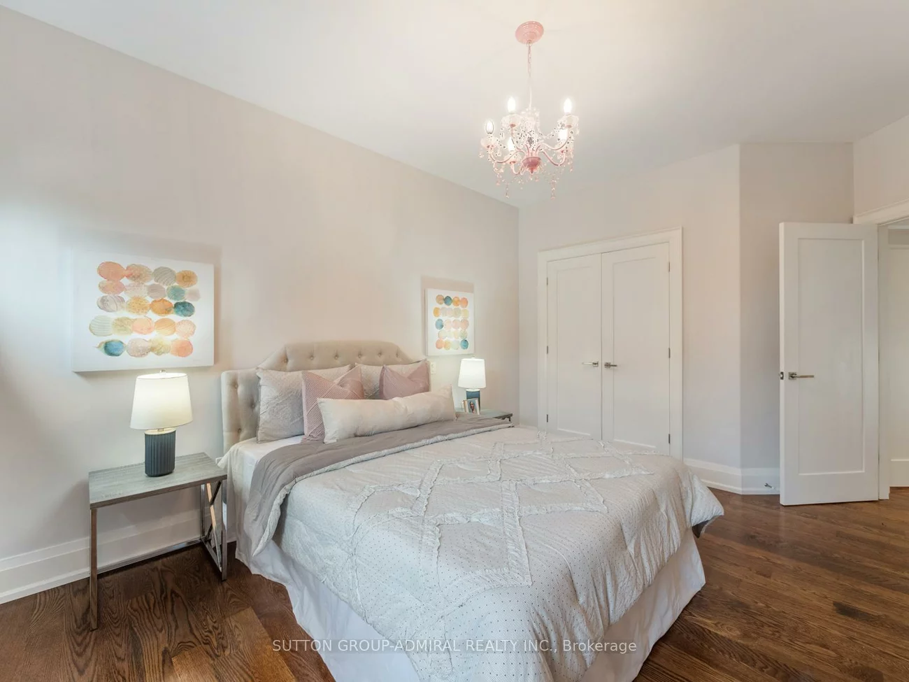 1, Dustan, East York, Toronto