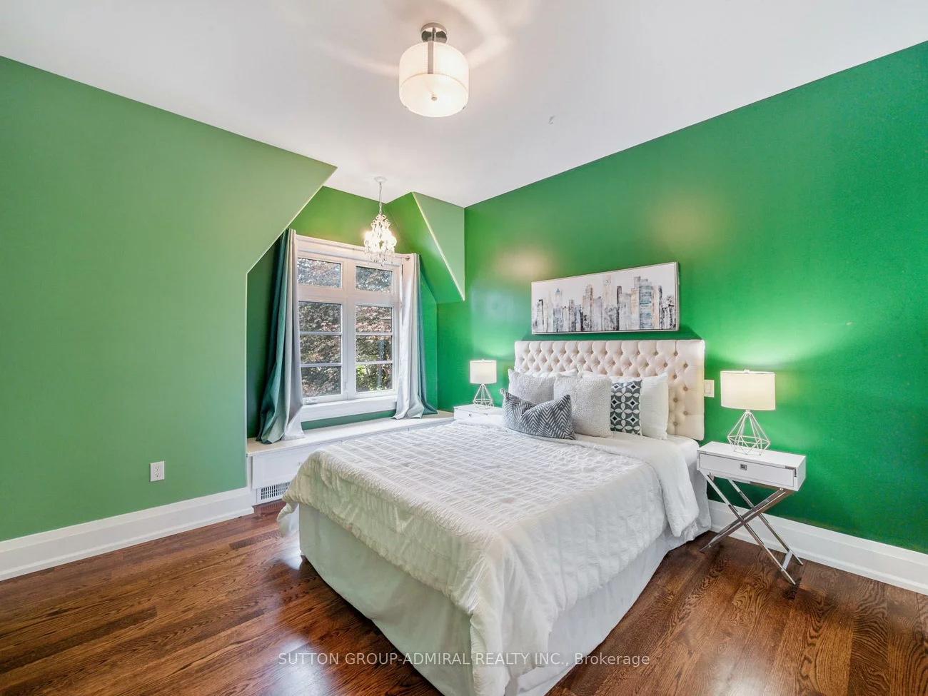 1, Dustan, East York, Toronto