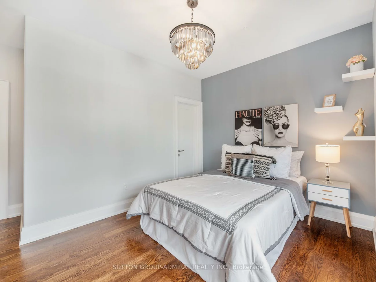 1, Dustan, East York, Toronto