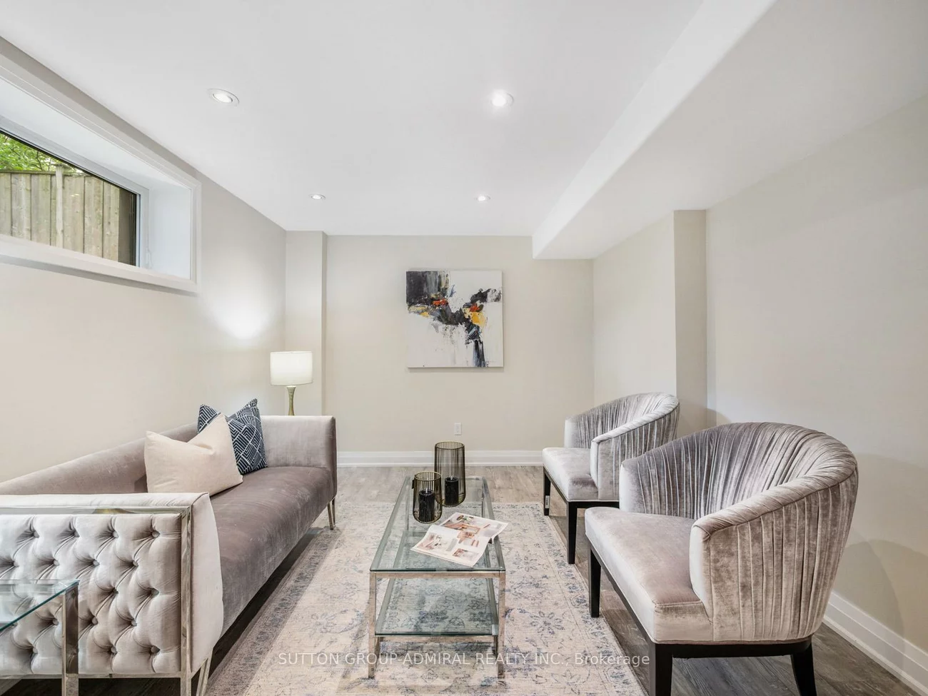 1, Dustan, East York, Toronto