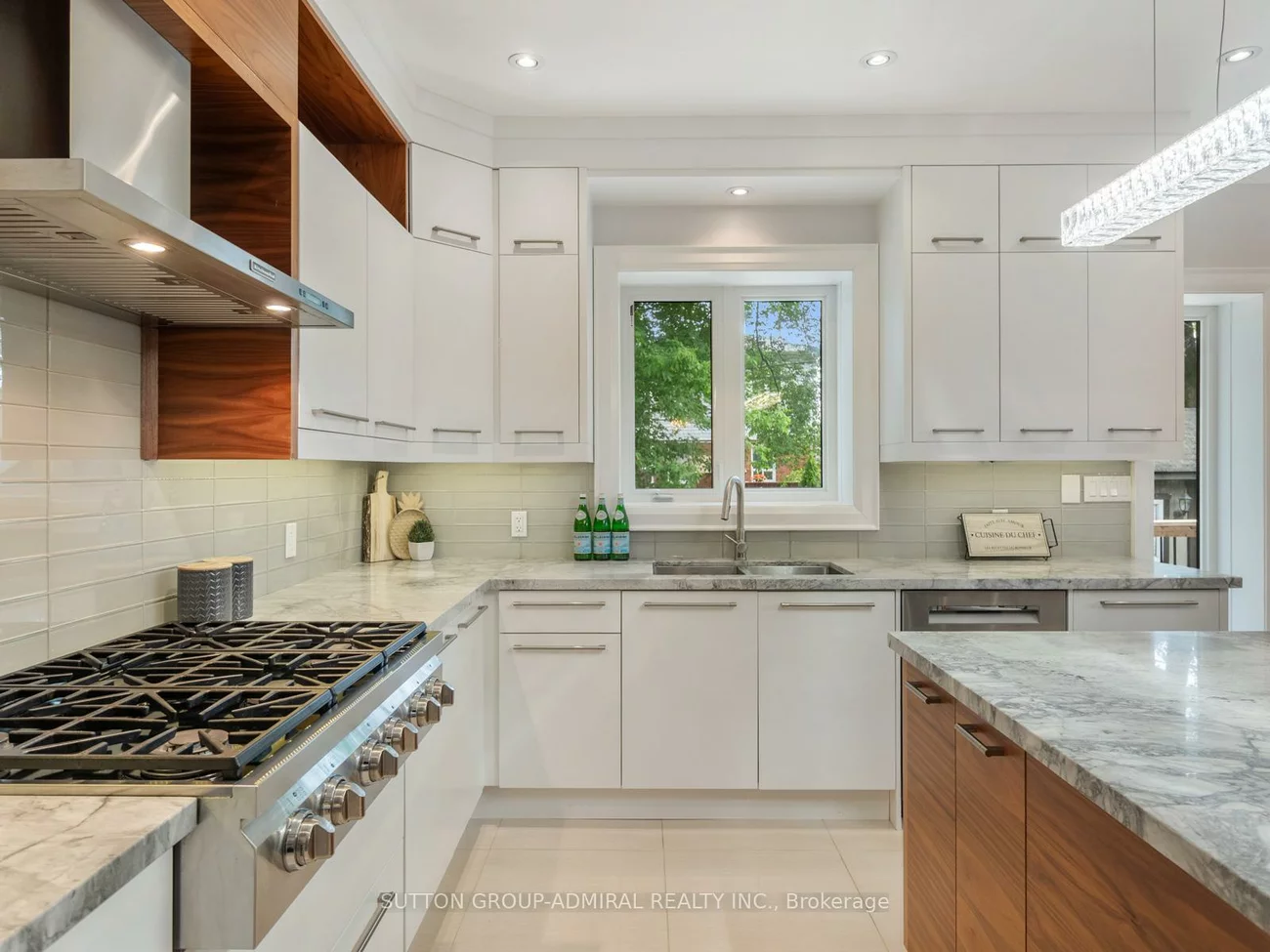 1, Dustan, East York, Toronto