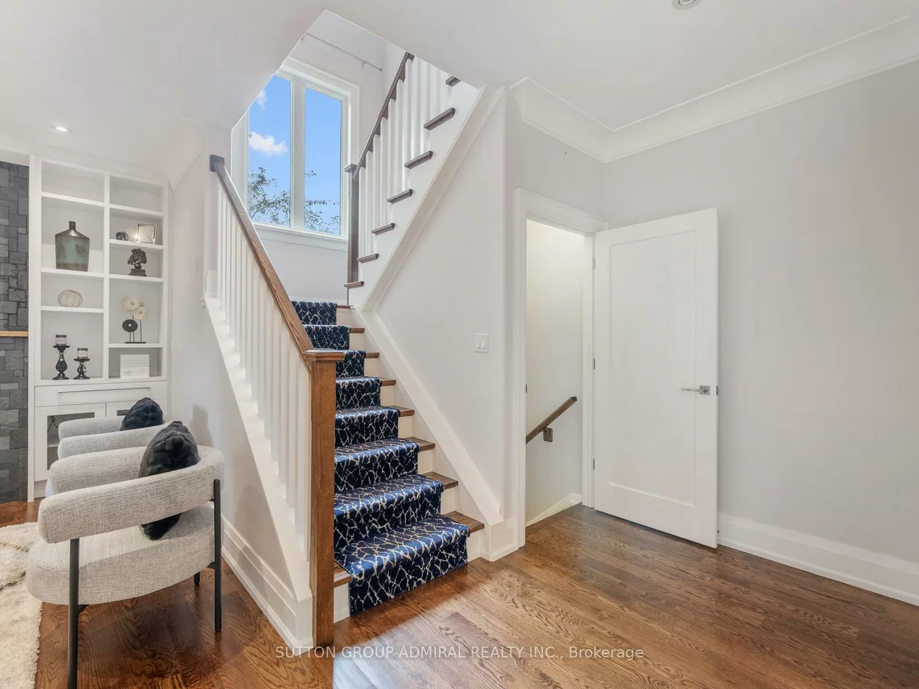 1, Dustan, East York, Toronto