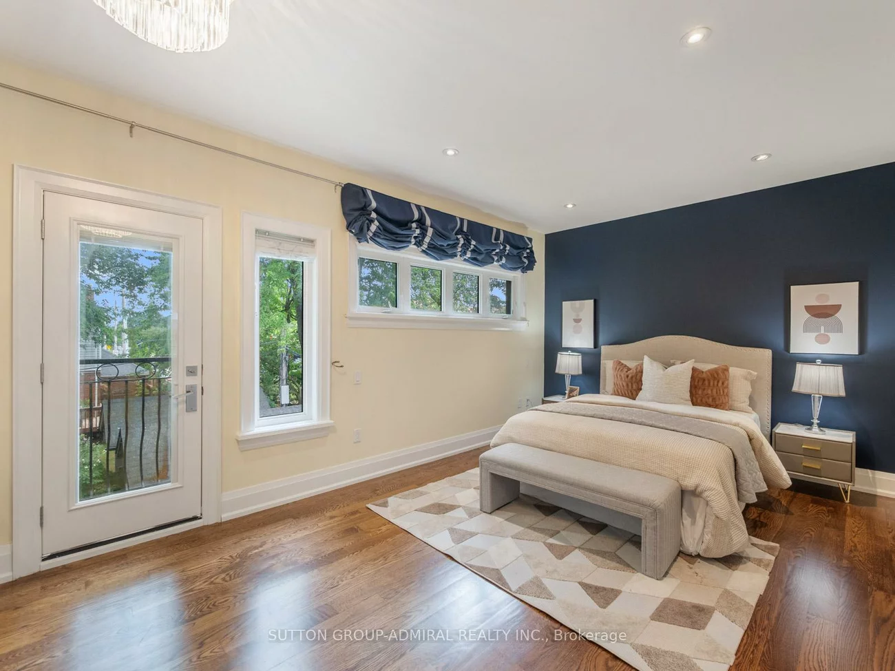 1, Dustan, East York, Toronto