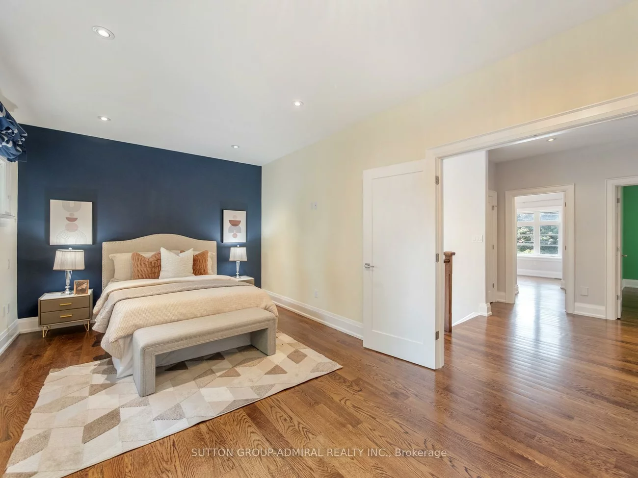 1, Dustan, East York, Toronto