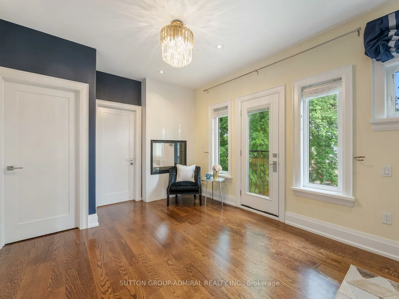 1, Dustan, East York, Toronto