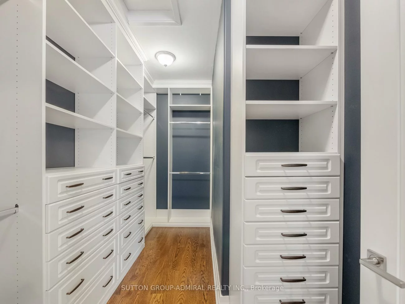 1, Dustan, East York, Toronto