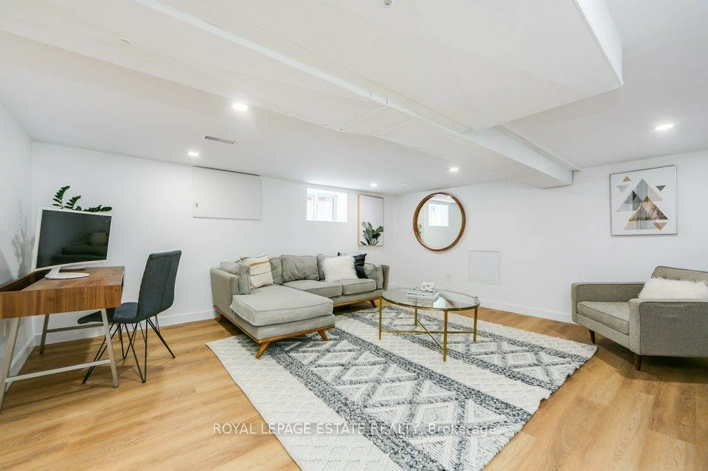 130, Swanwick, East End-Danforth, Toronto