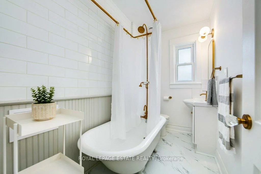 130, Swanwick, East End-Danforth, Toronto