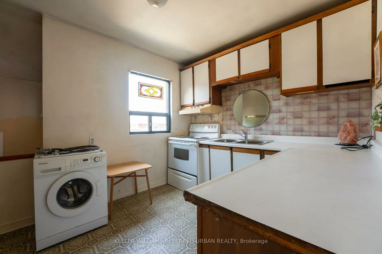20, Mosley, South Riverdale, Toronto