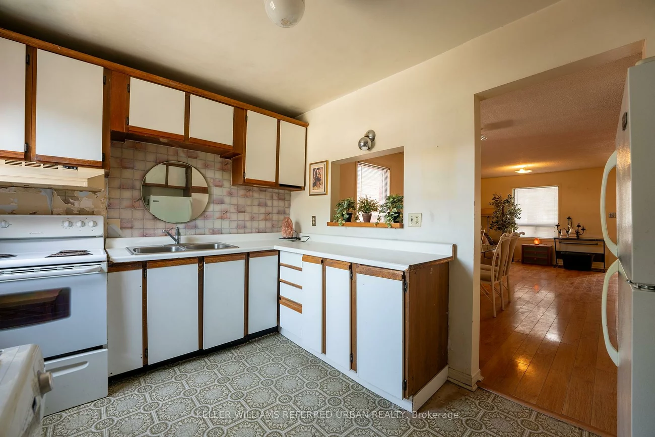 20, Mosley, South Riverdale, Toronto
