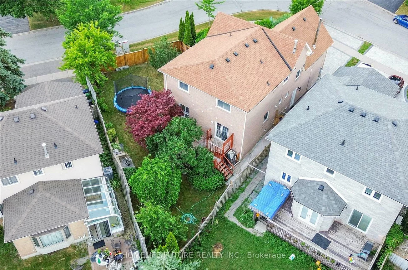25, Valley Centre, Rouge E11, Toronto