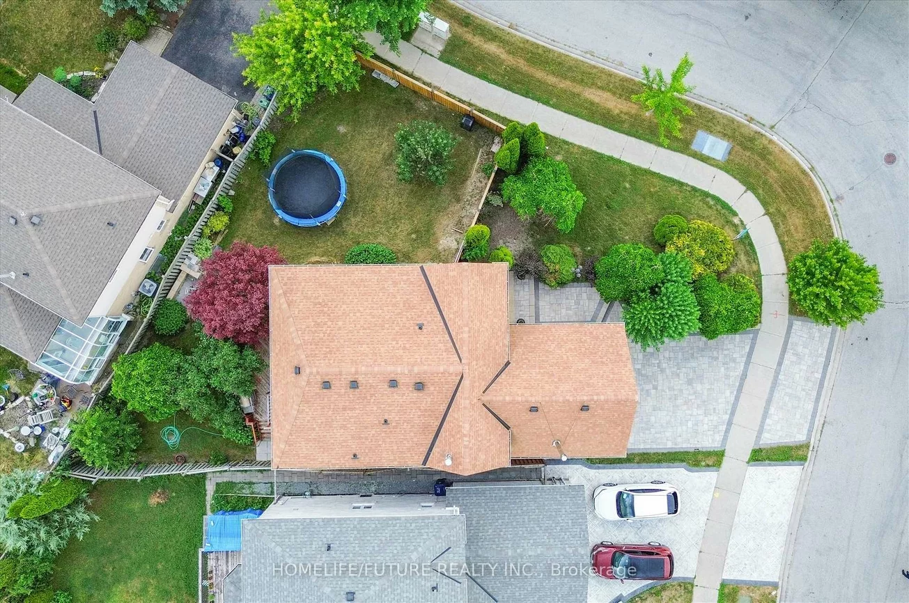 25, Valley Centre, Rouge E11, Toronto