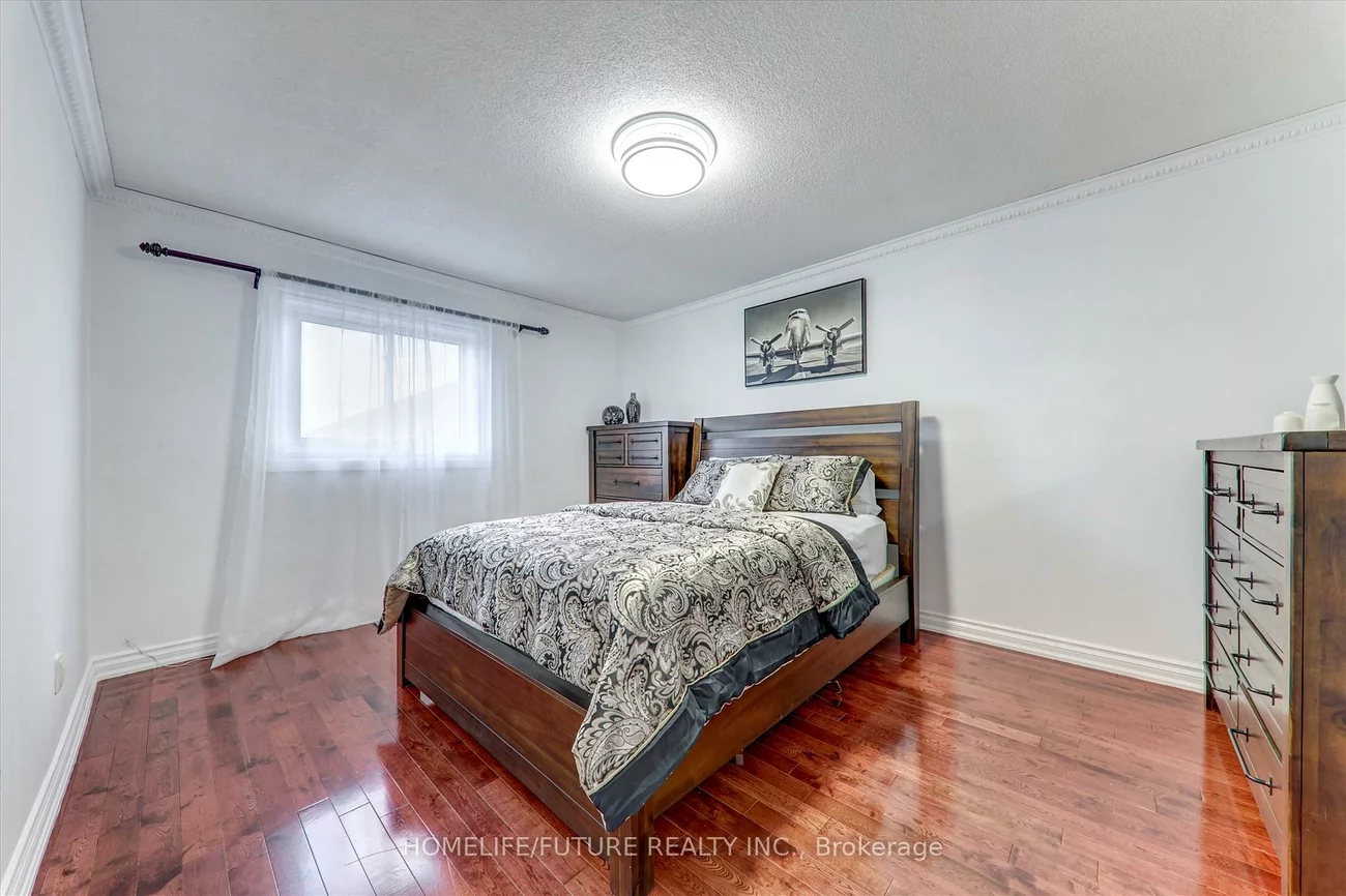 25, Valley Centre, Rouge E11, Toronto