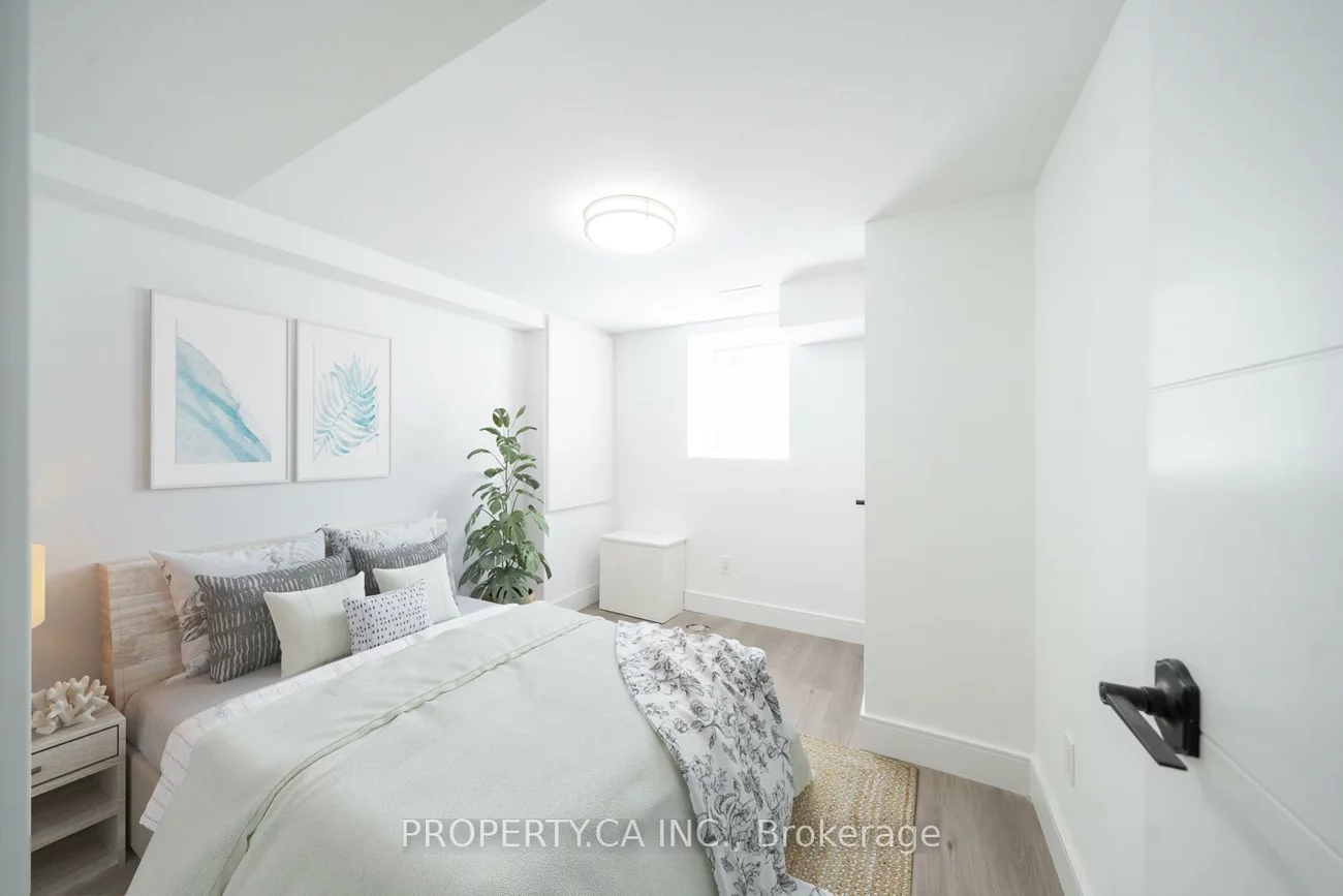 33, Moorecroft, Ionview, Toronto