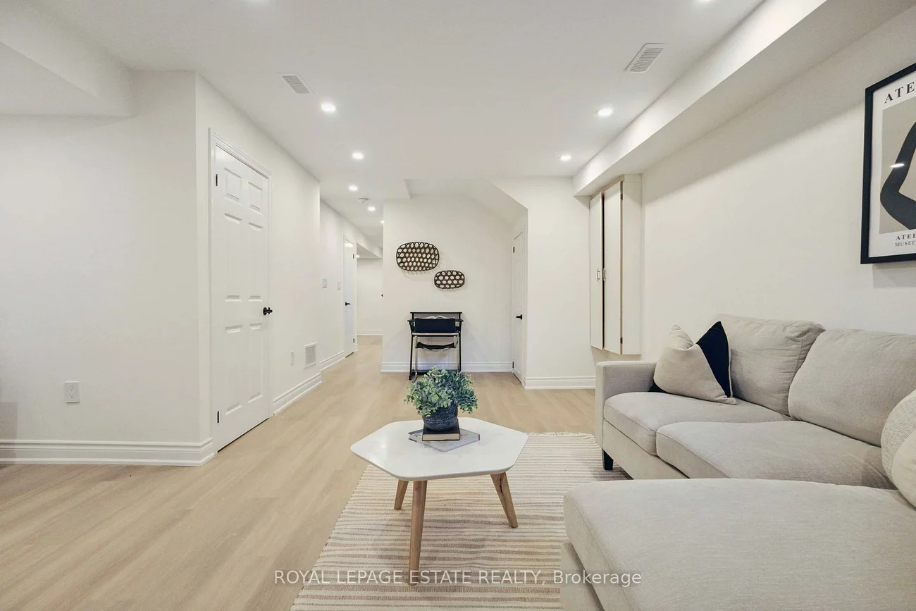 147, Mcintosh, Birchcliffe-Cliffside, Toronto