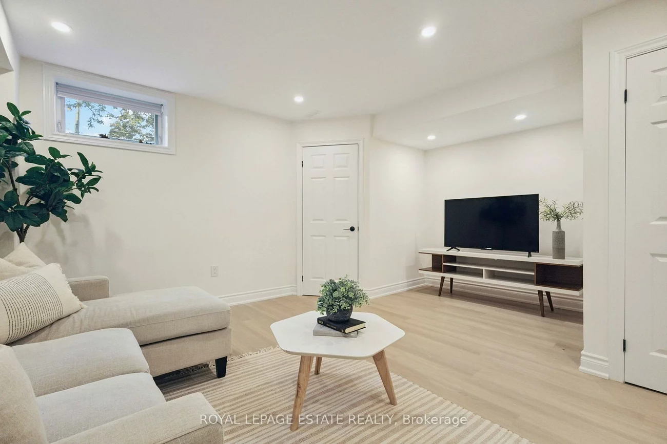 147, Mcintosh, Birchcliffe-Cliffside, Toronto