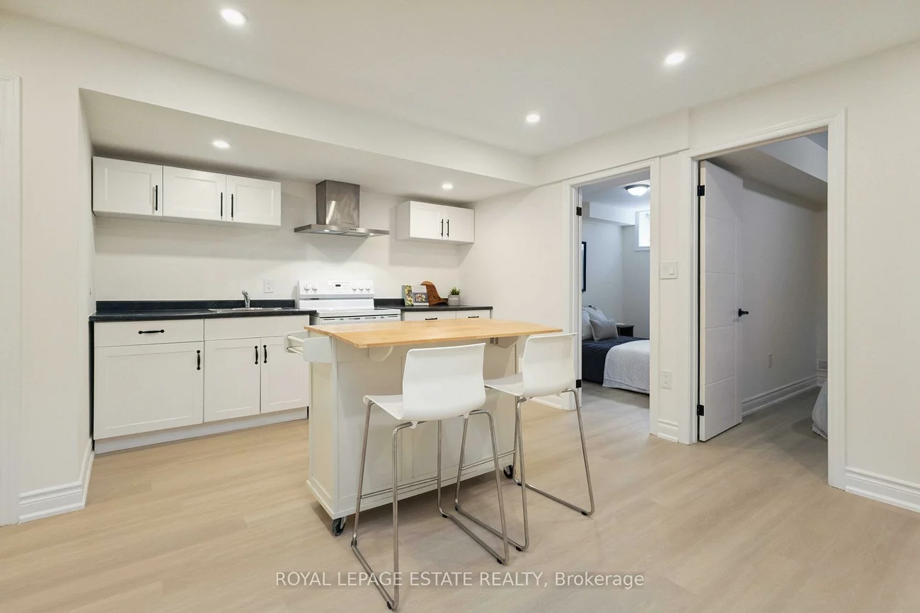 147, Mcintosh, Birchcliffe-Cliffside, Toronto
