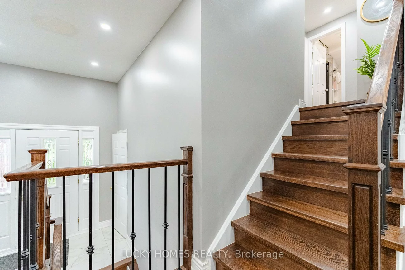 4396, Lawrence, West Hill, Toronto
