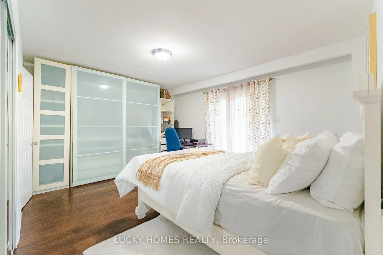 4396, Lawrence, West Hill, Toronto