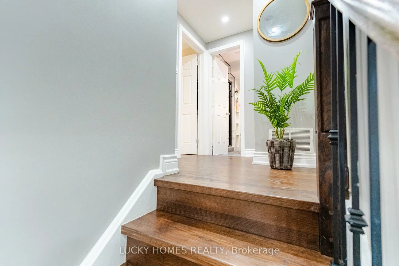 4396, Lawrence, West Hill, Toronto